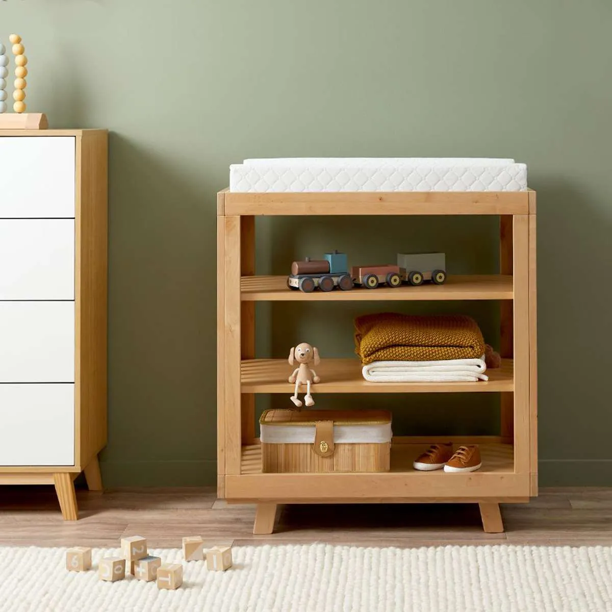 Aspen Black Natural Four Piece Nursery Set