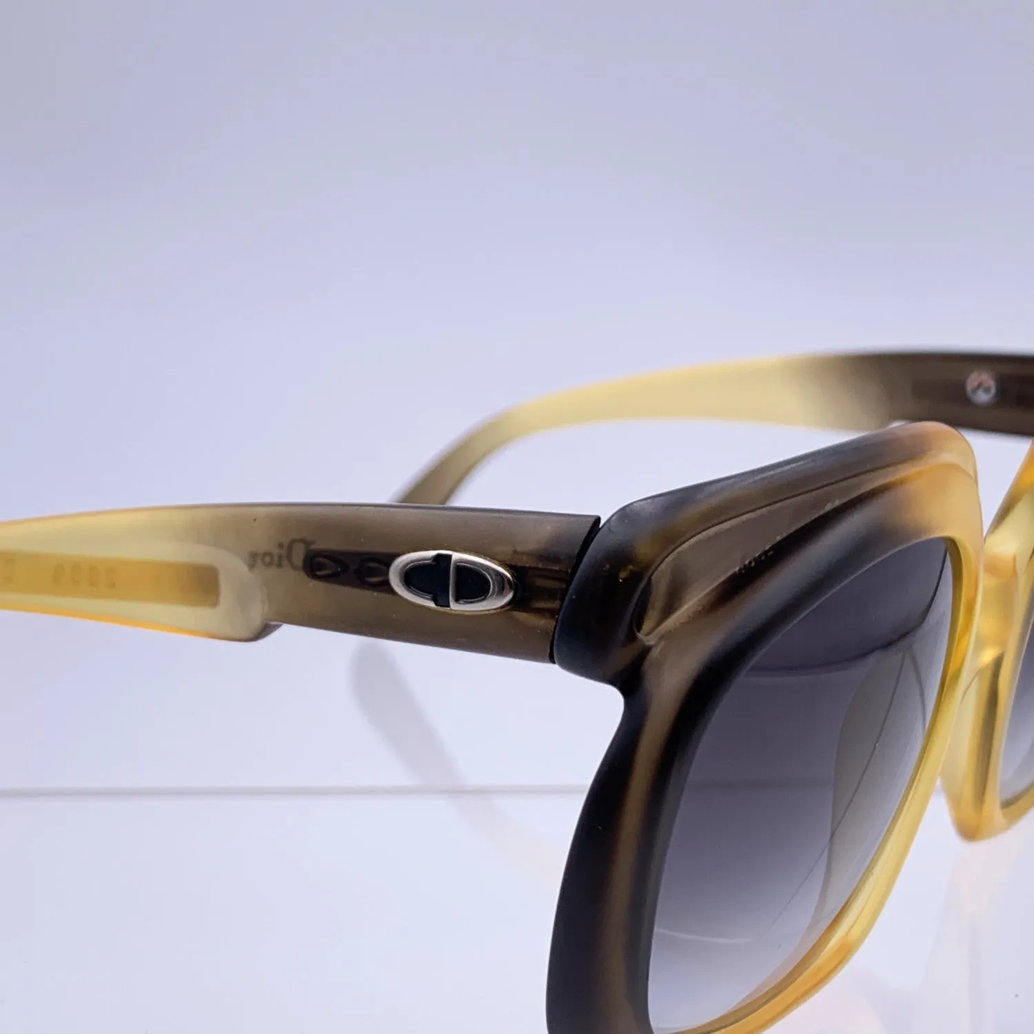 Christian Dior Vintage Sunglasses 2009 272 Yellow Green 52/22 140mm