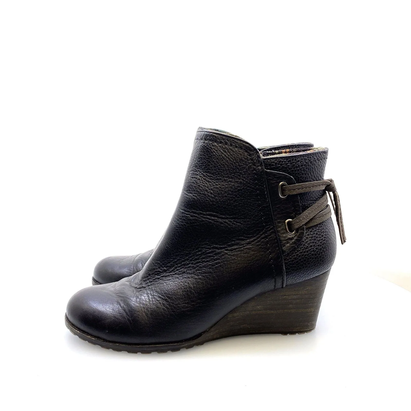 Cobb Hill by Rockport Womens “Lucinda” Size 8M Black Back Tie Boot Booties