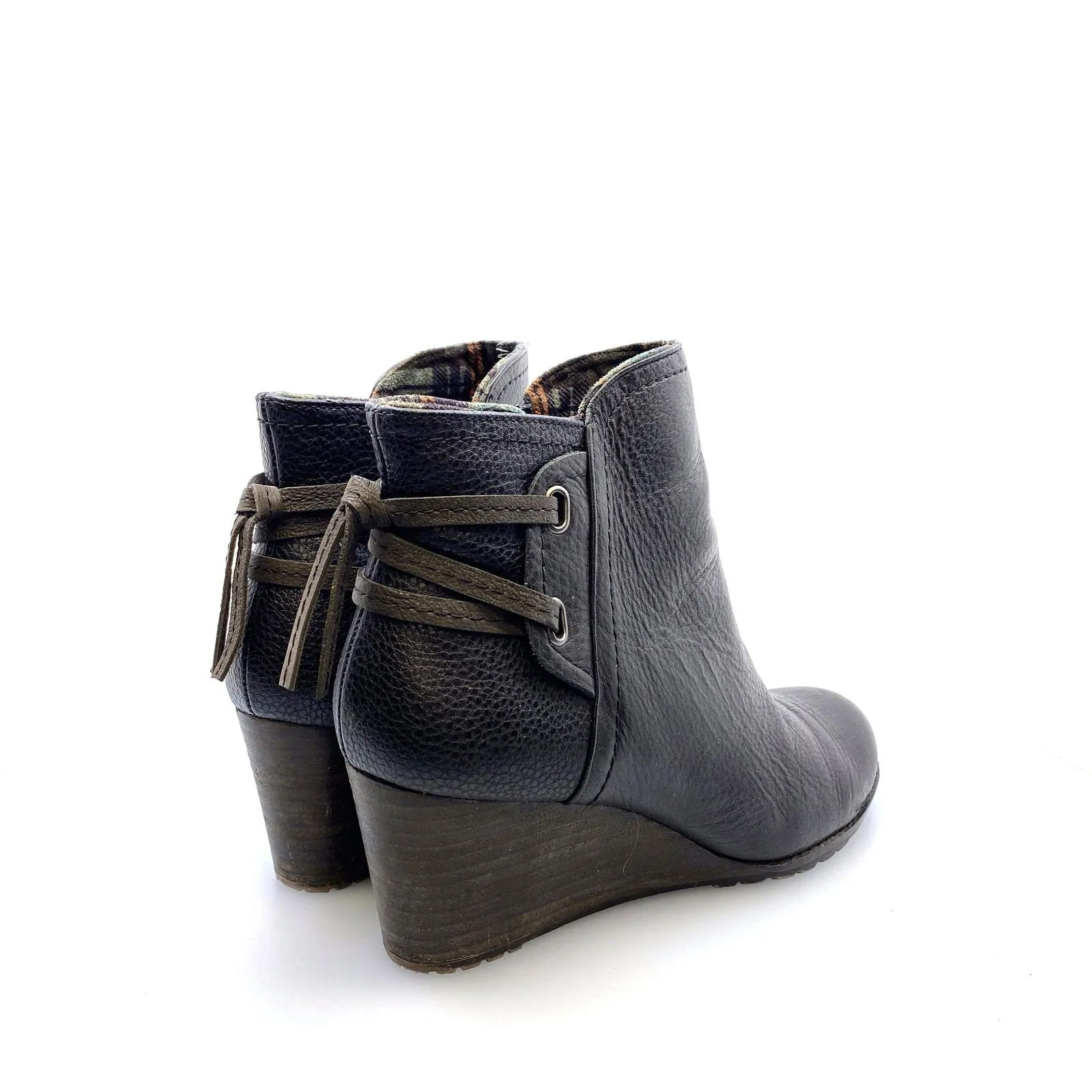 Cobb Hill by Rockport Womens “Lucinda” Size 8M Black Back Tie Boot Booties