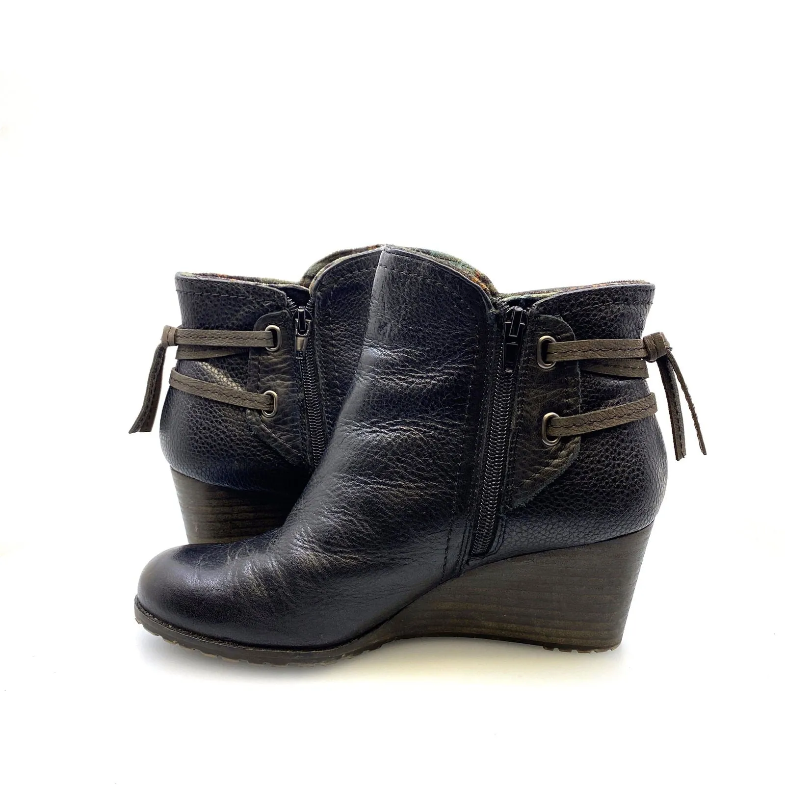 Cobb Hill by Rockport Womens “Lucinda” Size 8M Black Back Tie Boot Booties