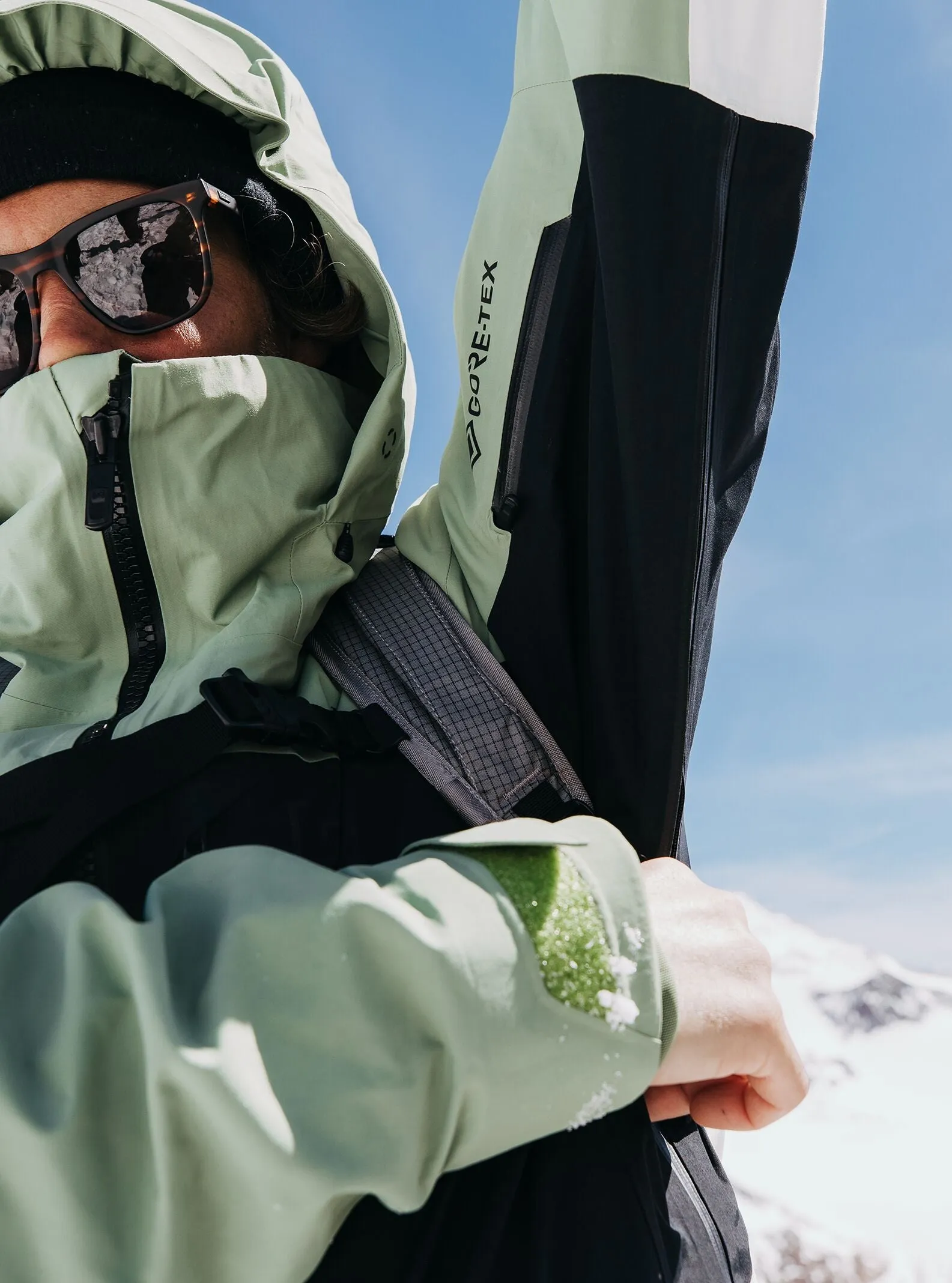 Men's Burton [AK] GORE‑TEX Swash Jacket - Hedge Green / True Black